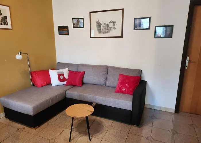 Dolores Near And Centre